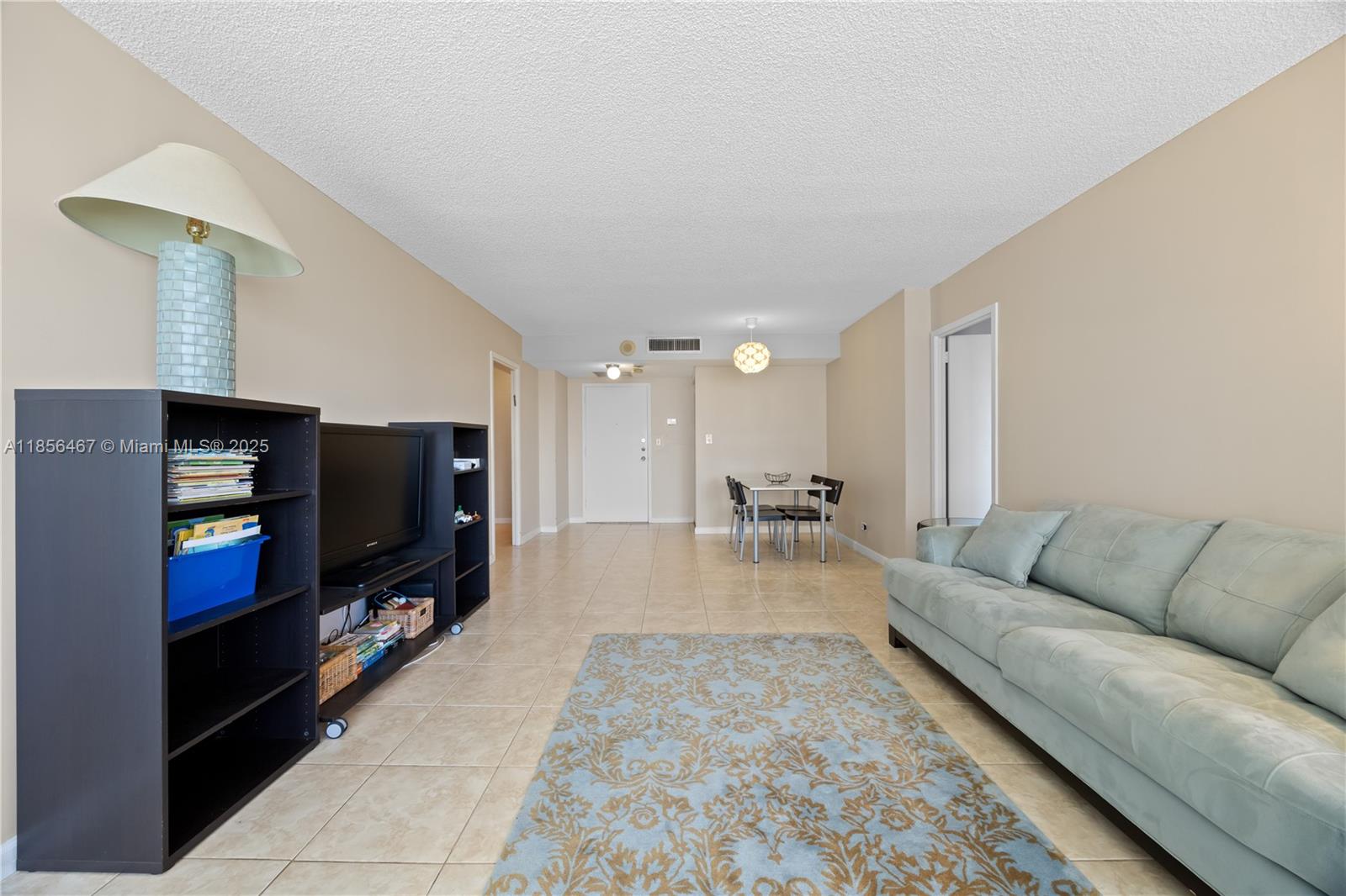 WINSTON TOWERS 200 - Residential