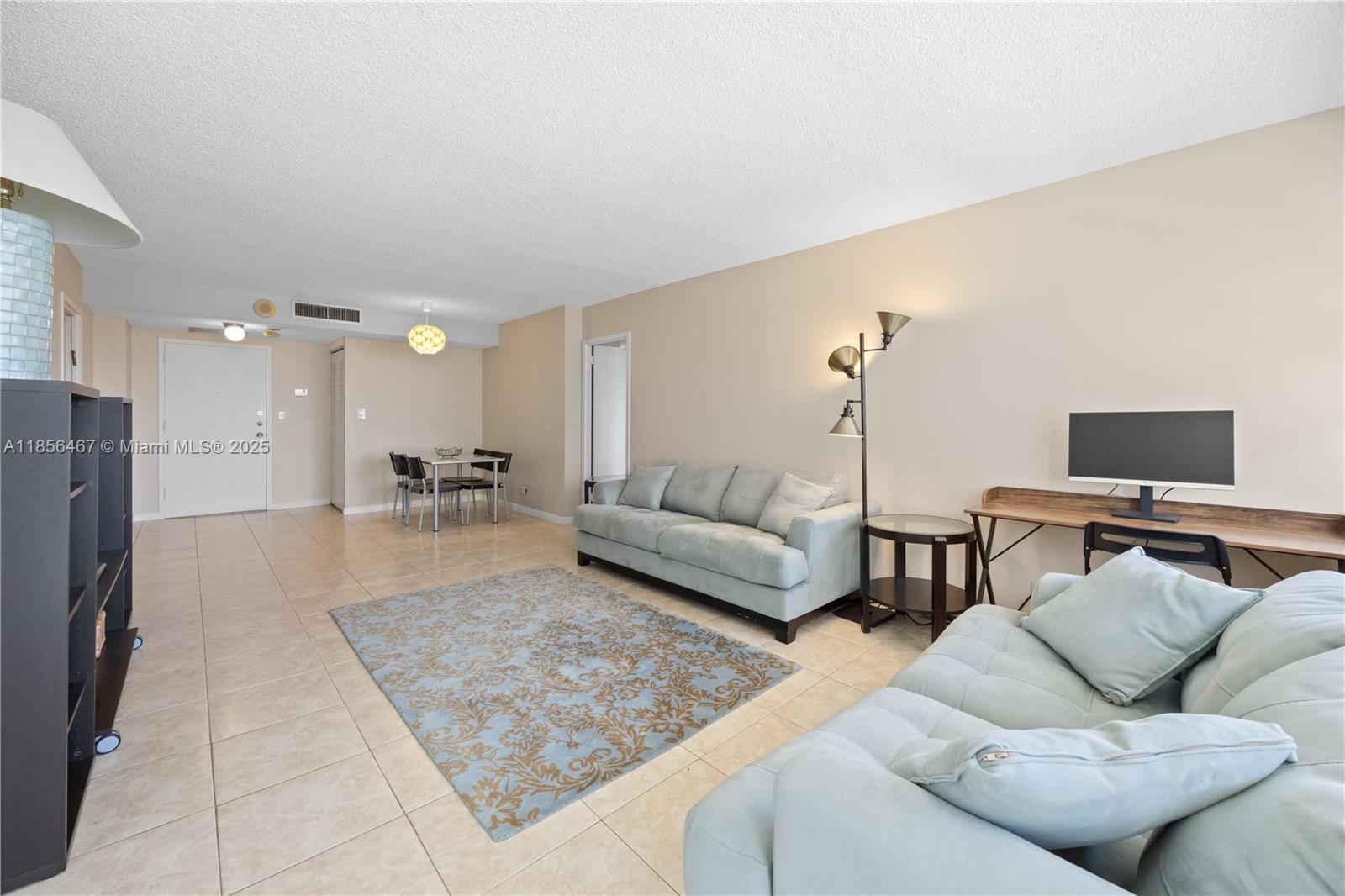 WINSTON TOWERS 200 - Residential