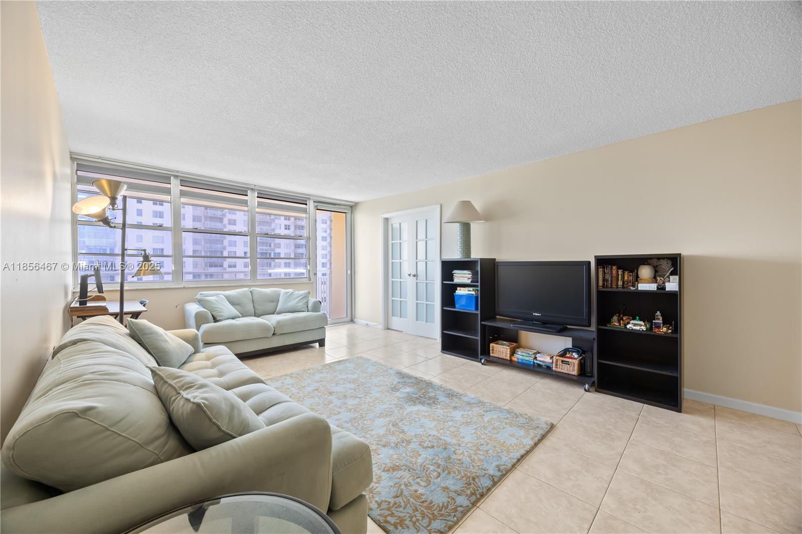 WINSTON TOWERS 200 - Residential