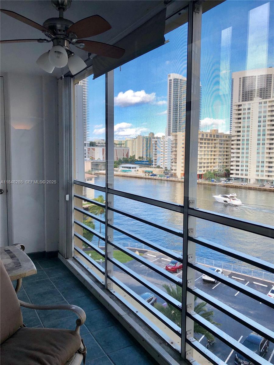 LAKE POINT TOWER CONDOMIN - Residential