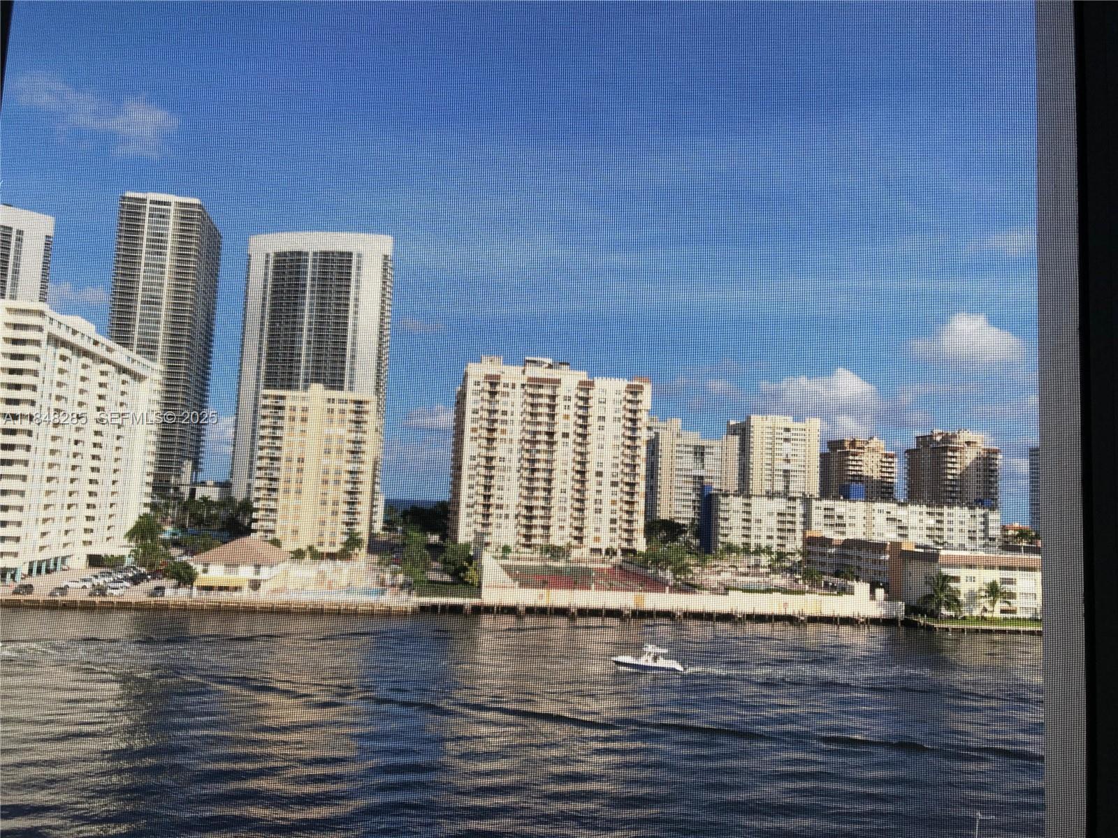 LAKE POINT TOWER CONDOMIN - Residential