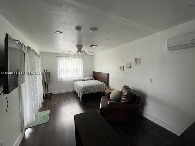 OAKLAND PARK SECOND ADD - Residential