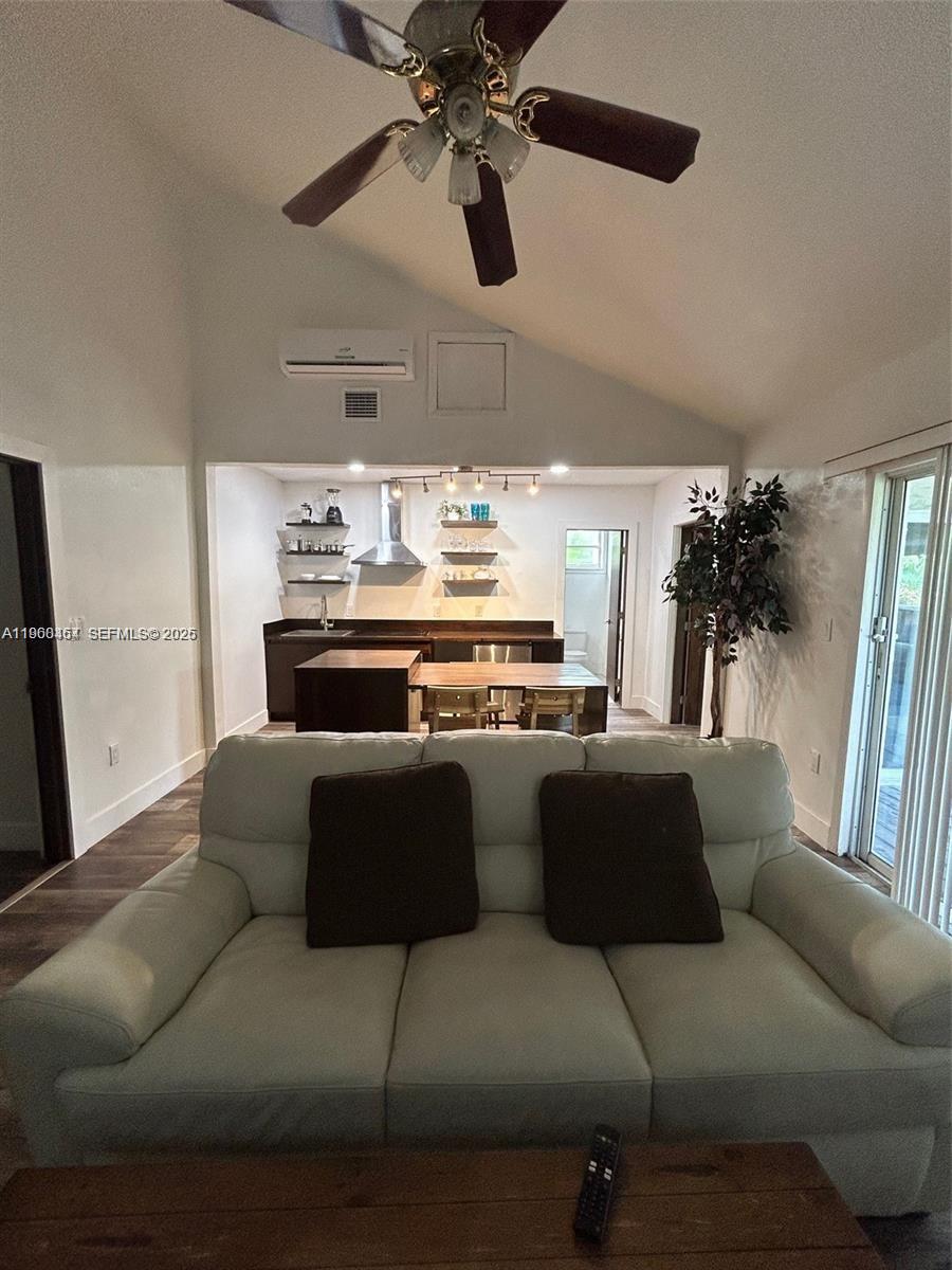 OAKLAND PARK SECOND ADD - Residential