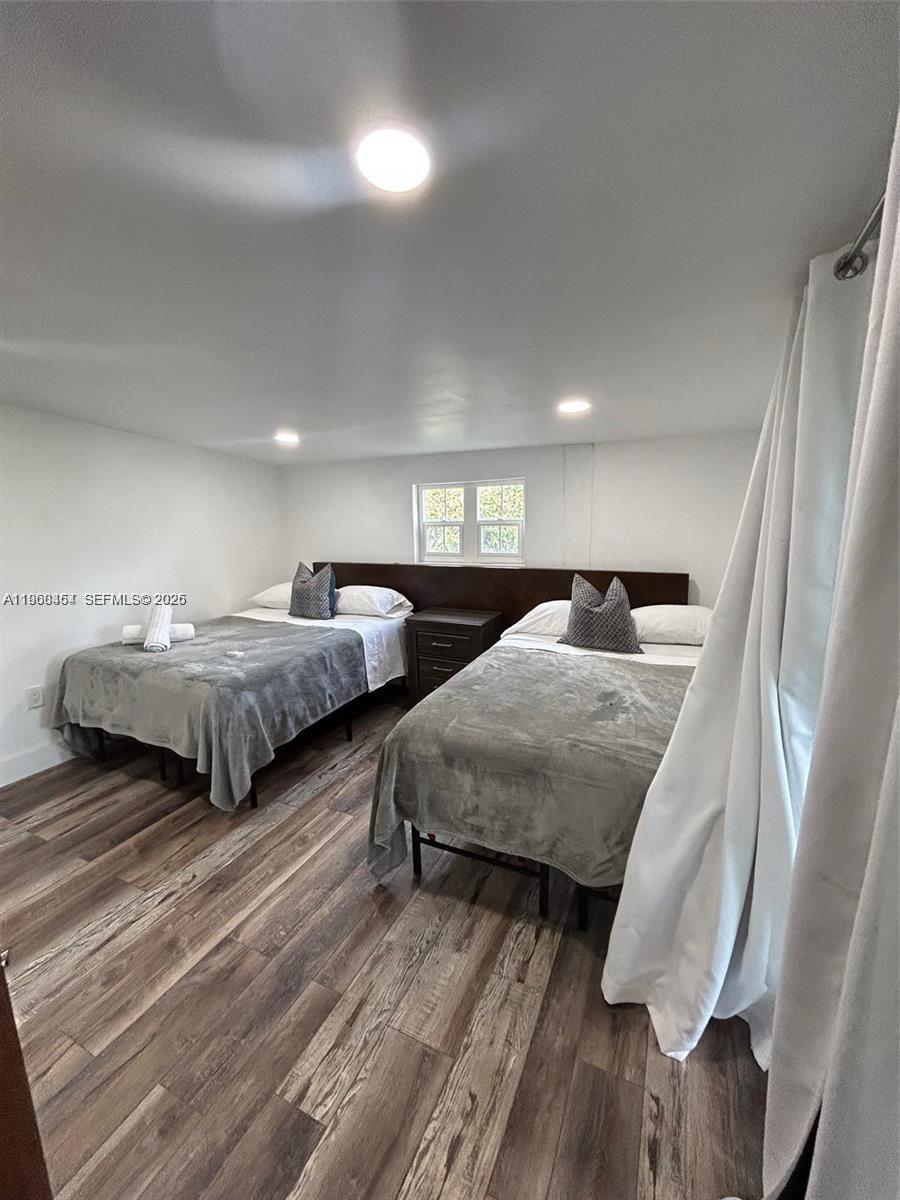 OAKLAND PARK SECOND ADD - Residential