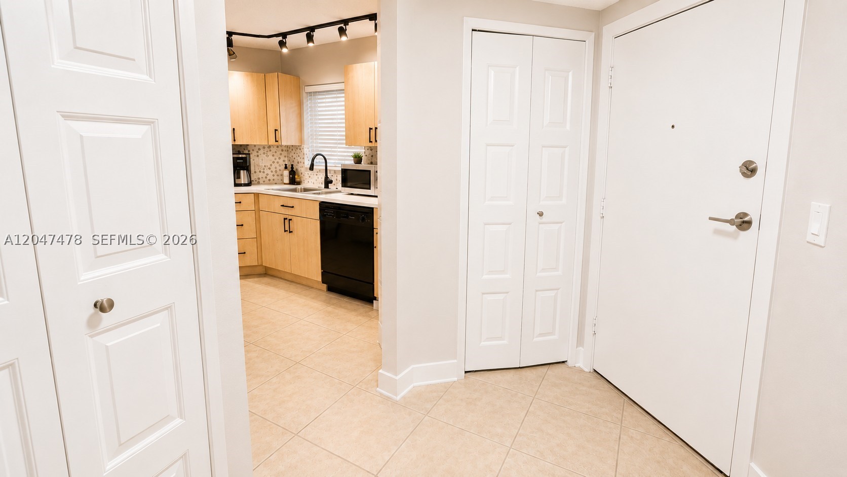 PLANTATION CLUB D CONDO - Residential