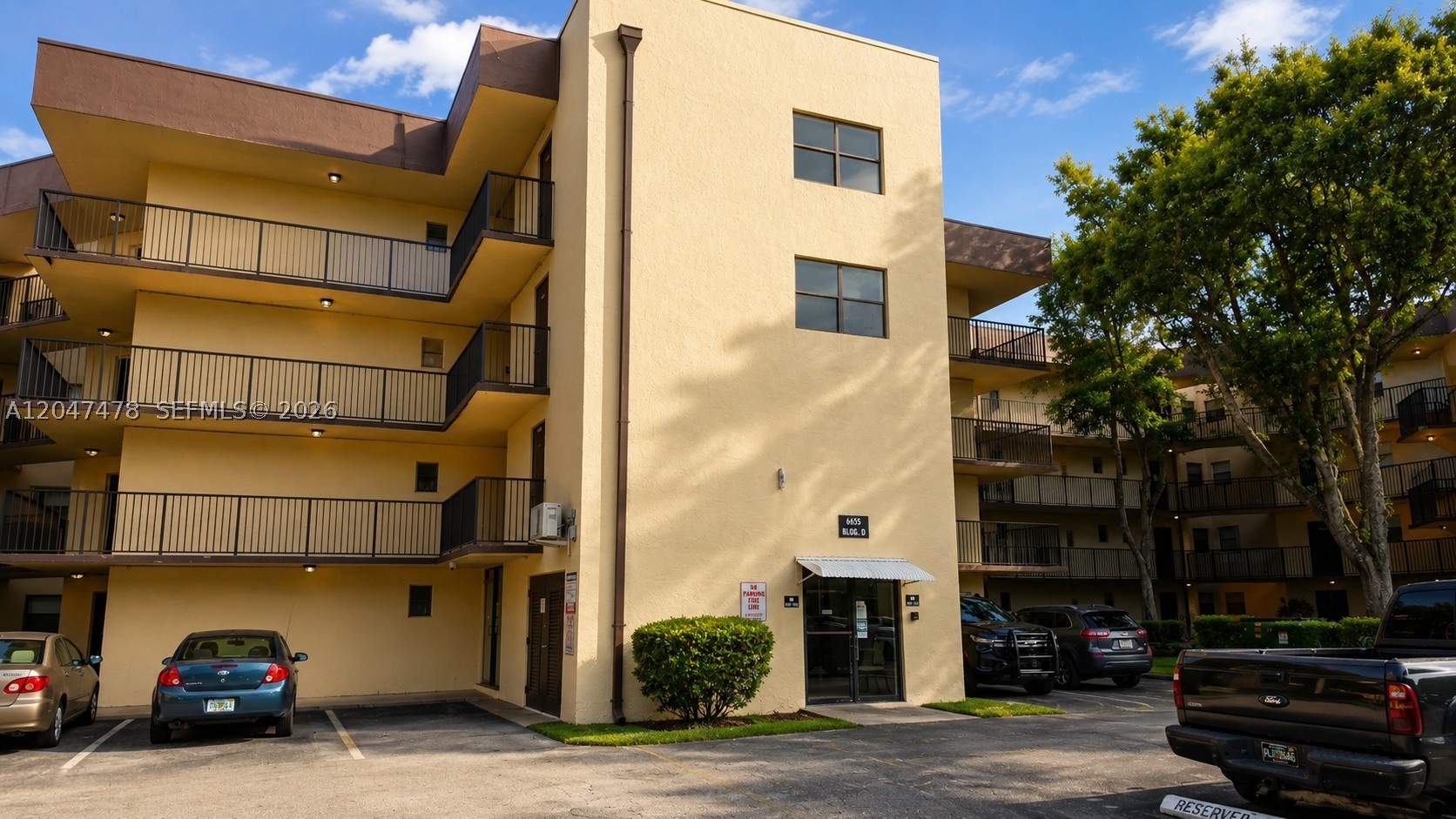 PLANTATION CLUB D CONDO - Residential
