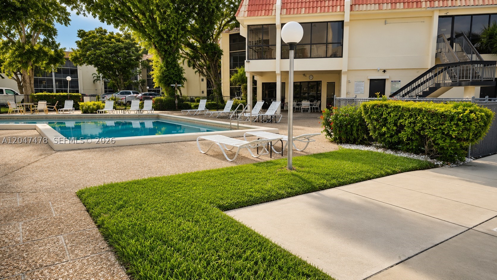 PLANTATION CLUB D CONDO - Residential