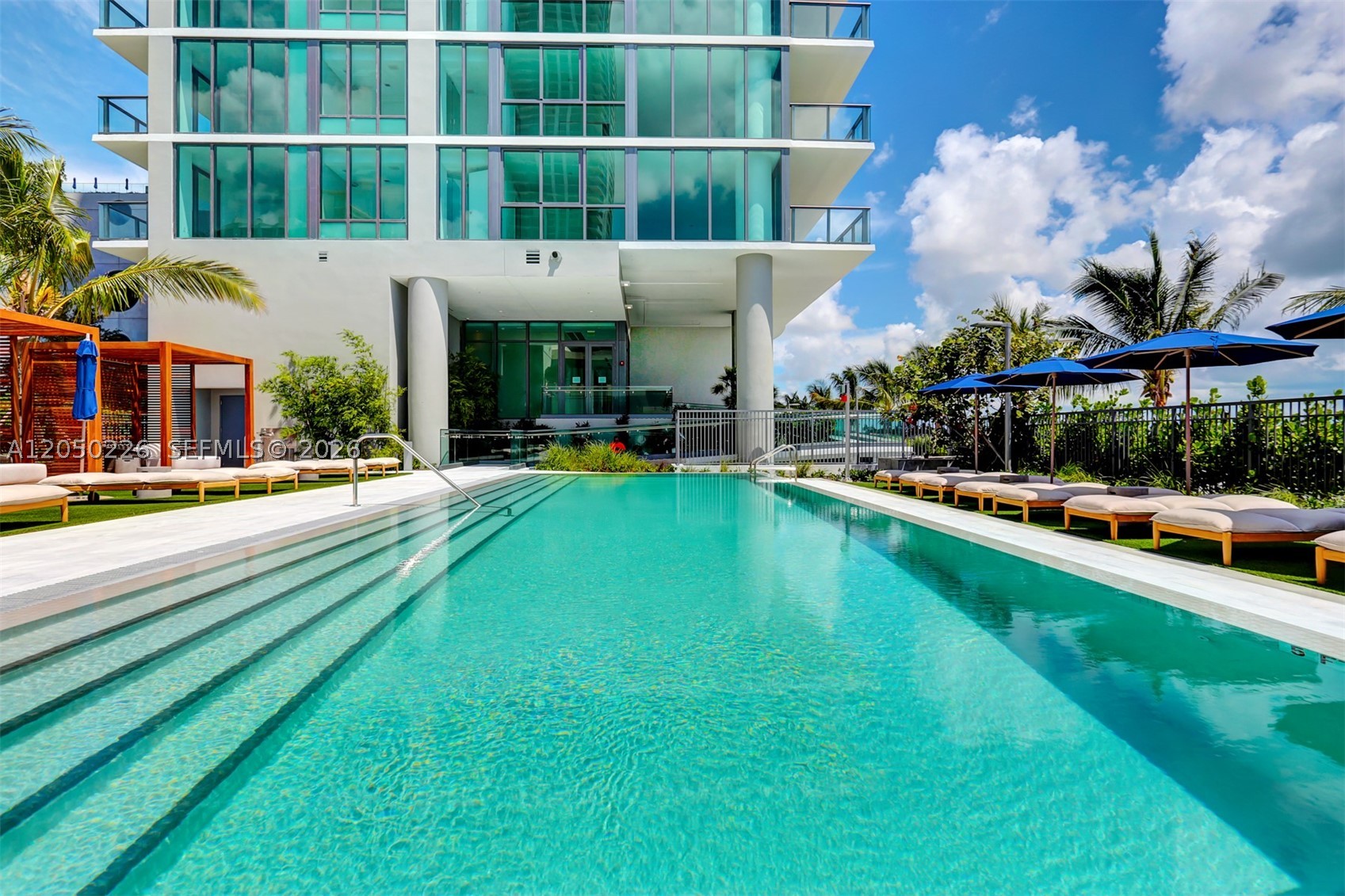 ONE PARAISO CONDO - Residential