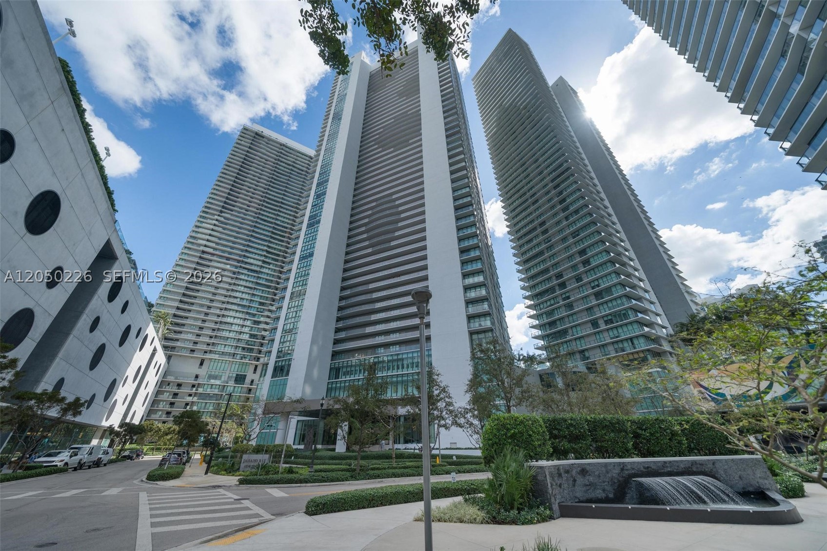 ONE PARAISO CONDO - Residential