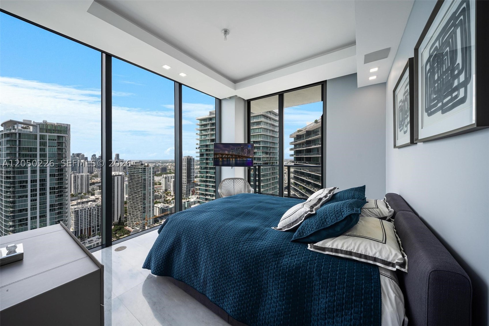 ONE PARAISO CONDO - Residential