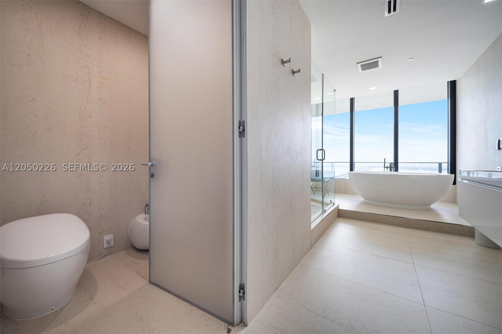 ONE PARAISO CONDO - Residential