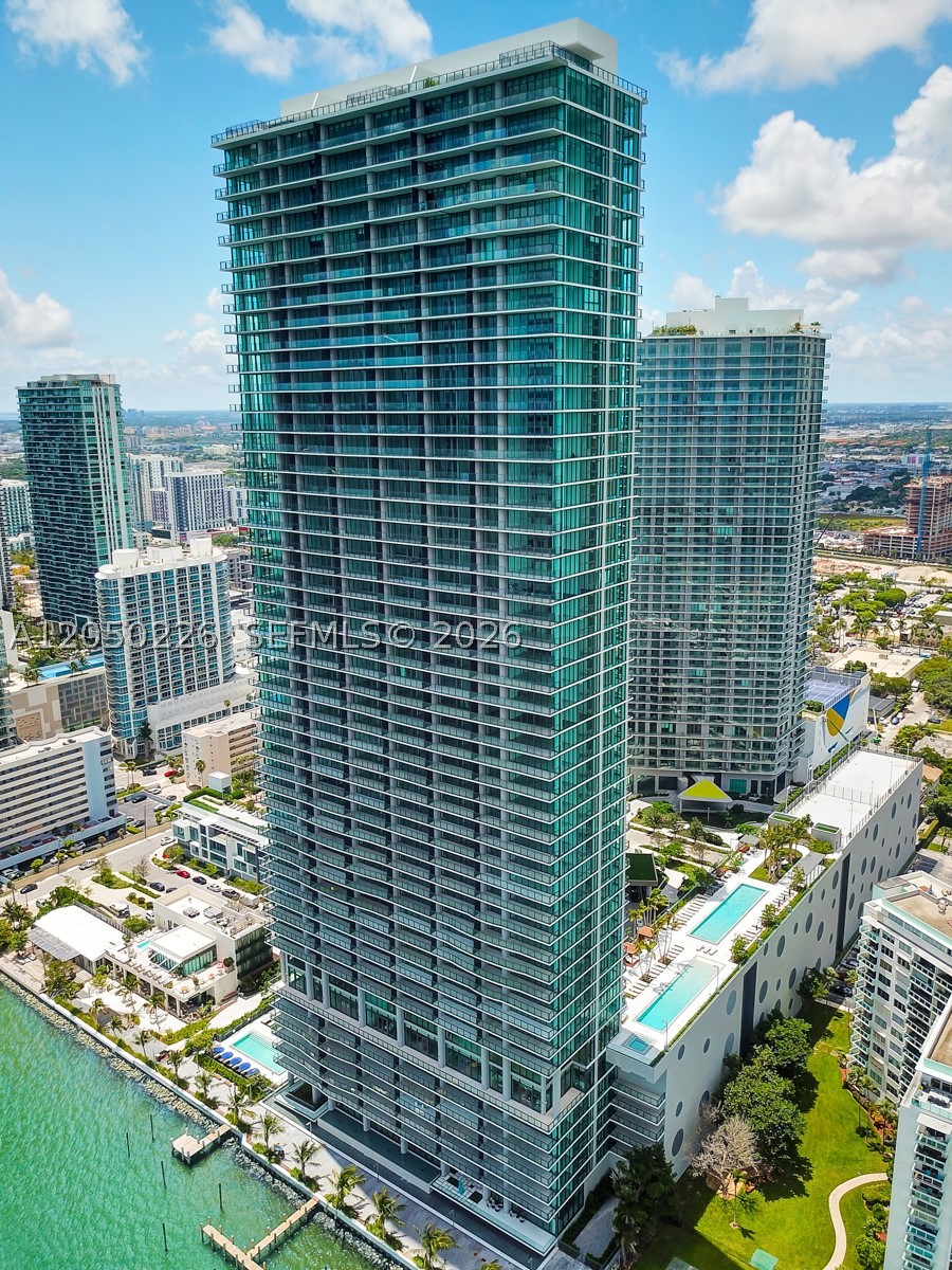 ONE PARAISO CONDO - Residential
