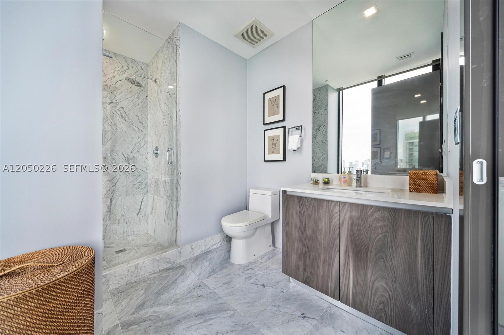 ONE PARAISO CONDO - Residential