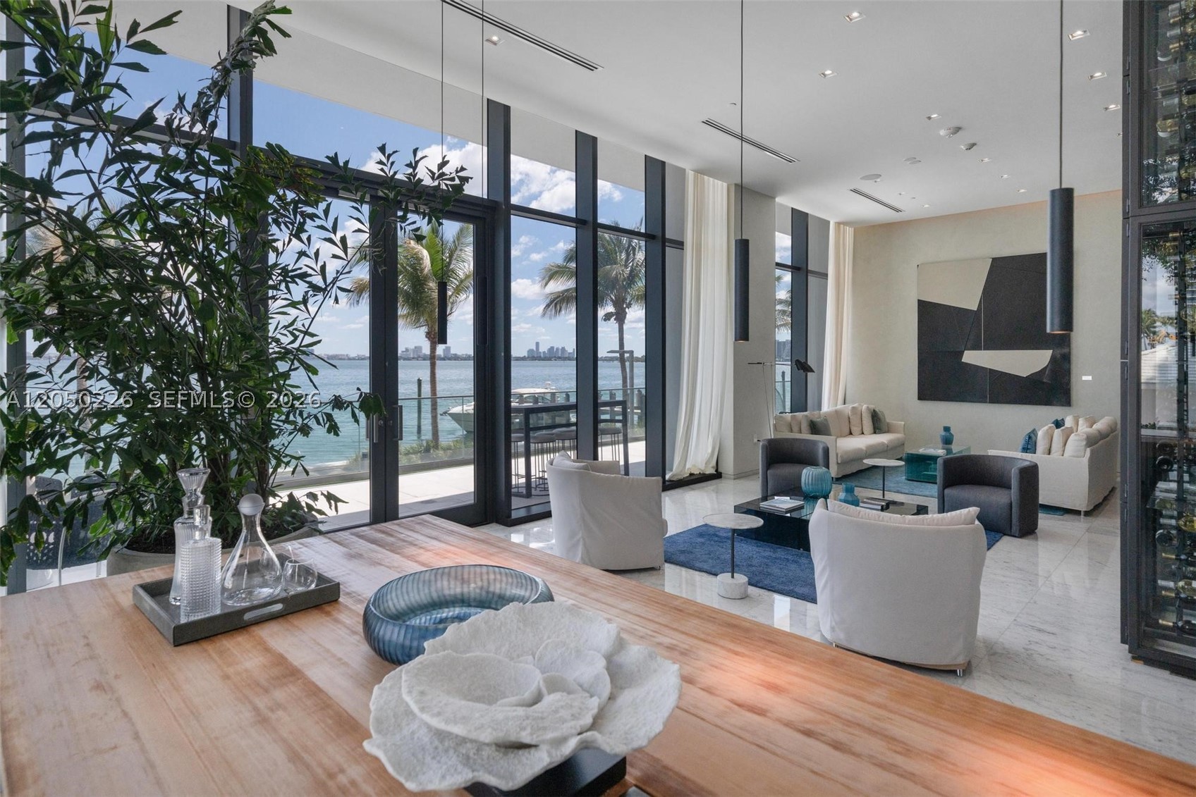 ONE PARAISO CONDO - Residential