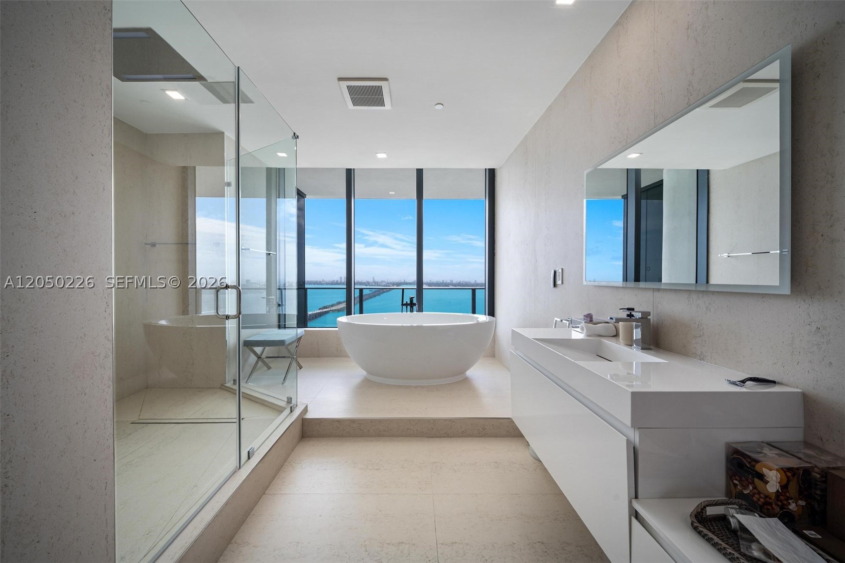 ONE PARAISO CONDO - Residential