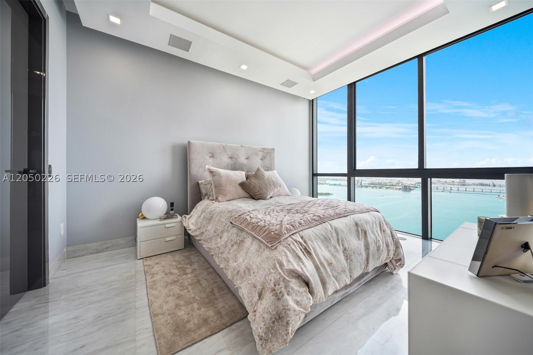 ONE PARAISO CONDO - Residential