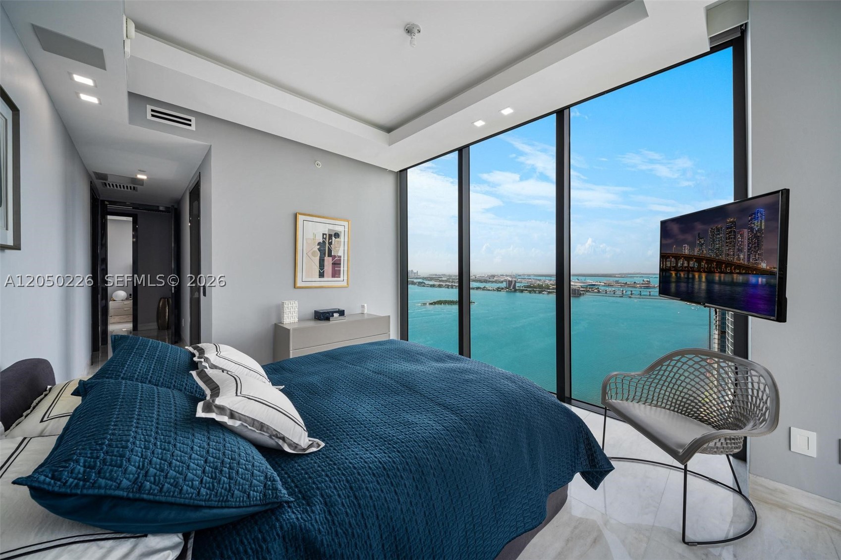 ONE PARAISO CONDO - Residential