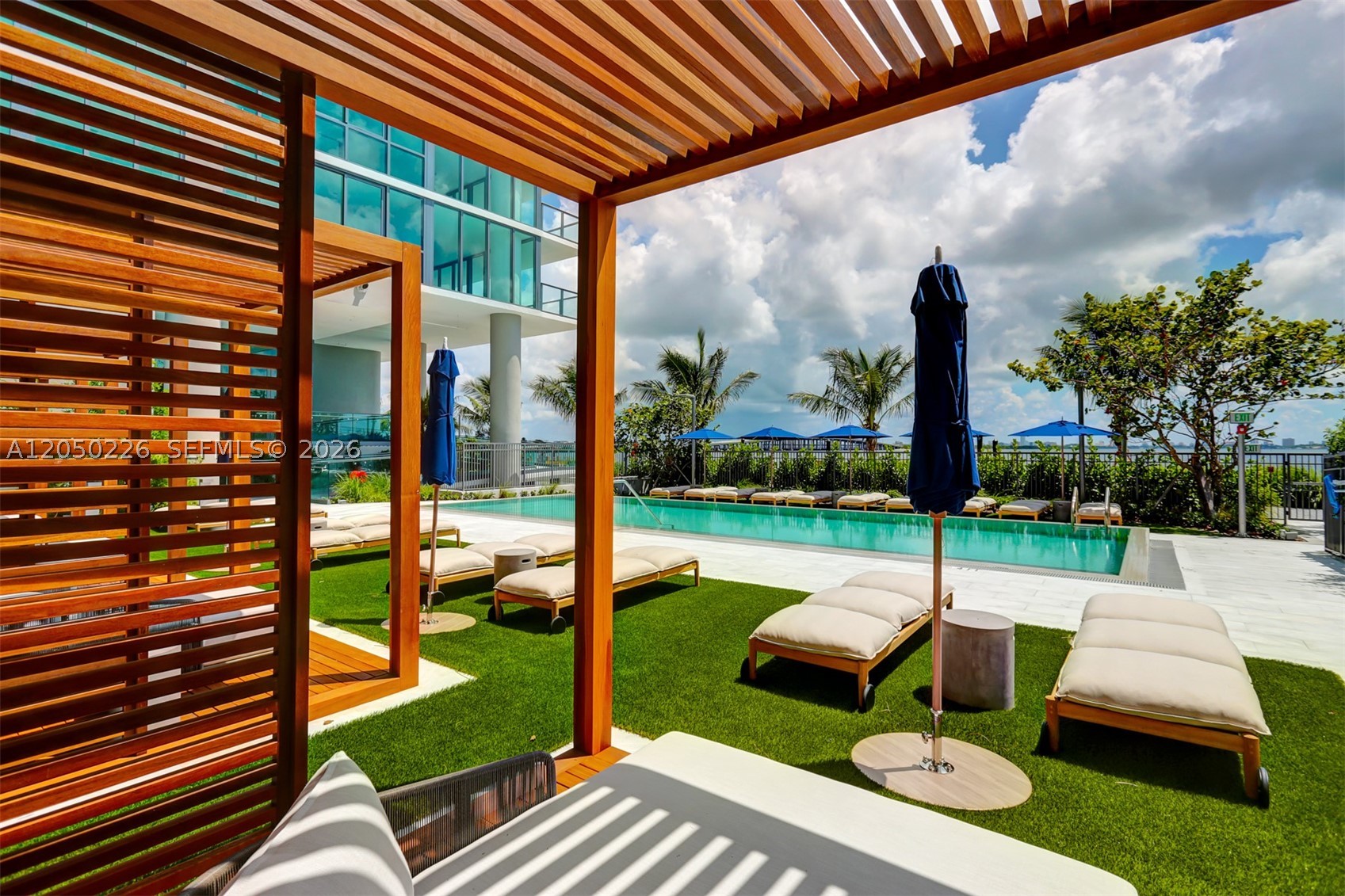 ONE PARAISO CONDO - Residential