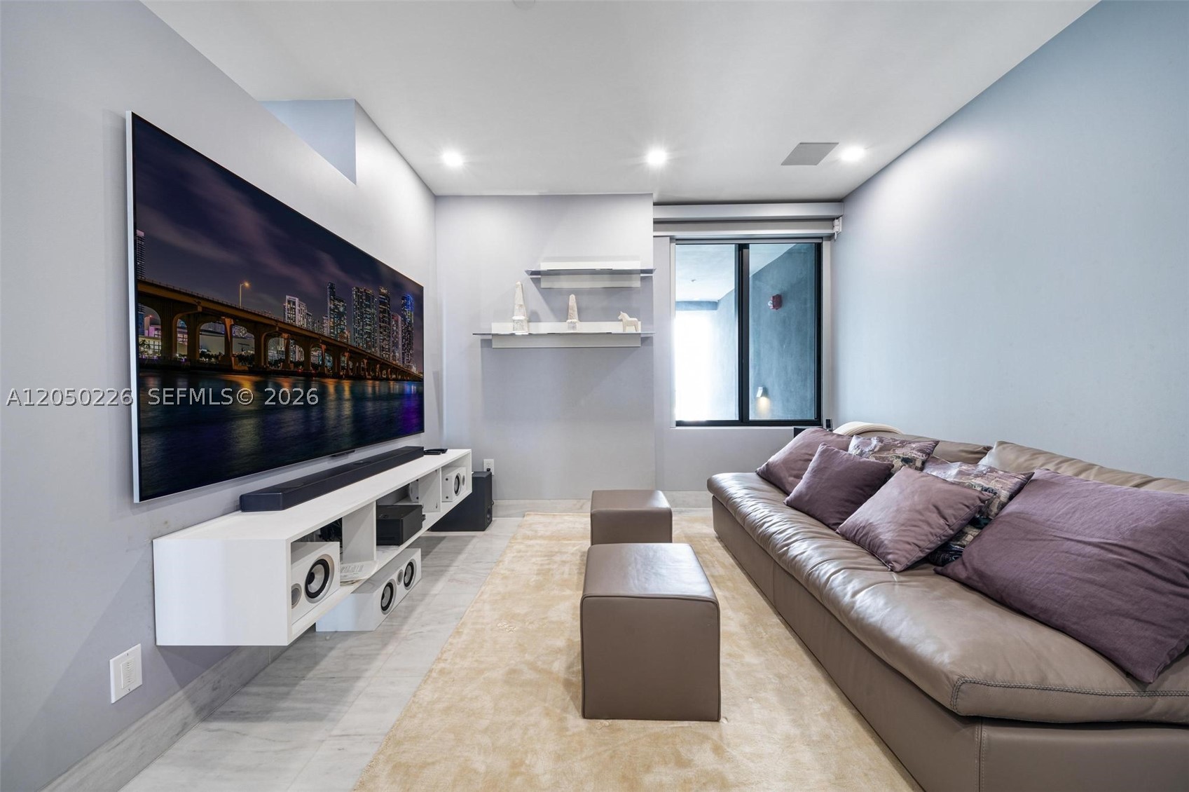 ONE PARAISO CONDO - Residential