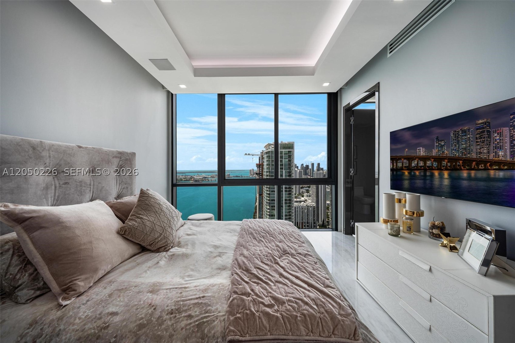 ONE PARAISO CONDO - Residential