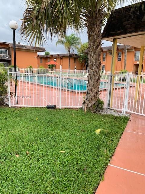 SUNSET PALMS EAST CONDO - Residential