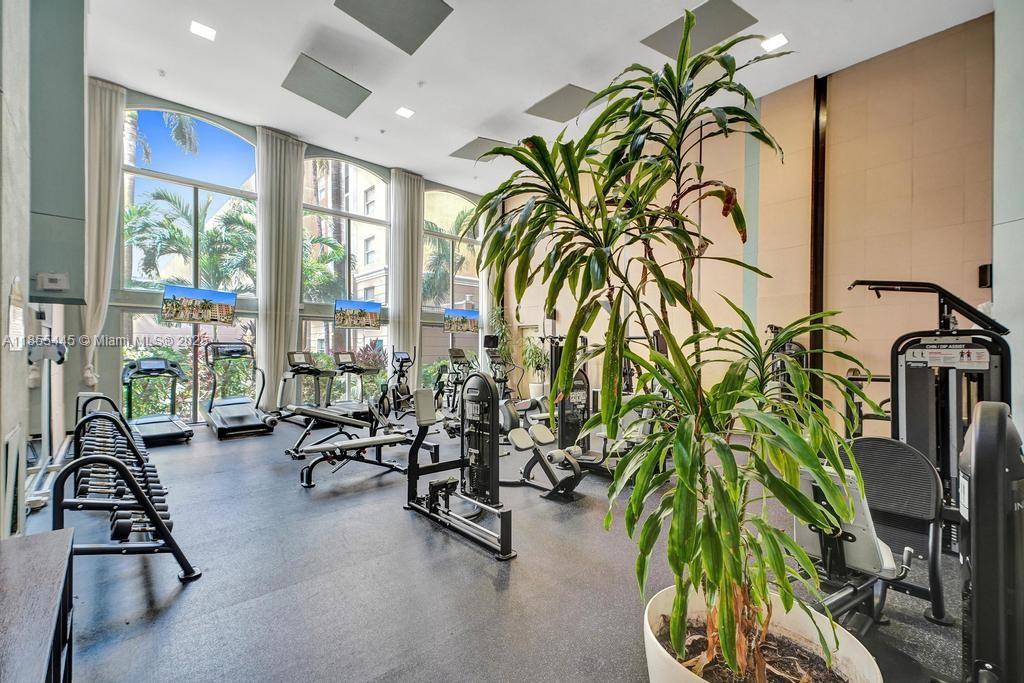 PORTO BELLAGIO CONDO - Residential