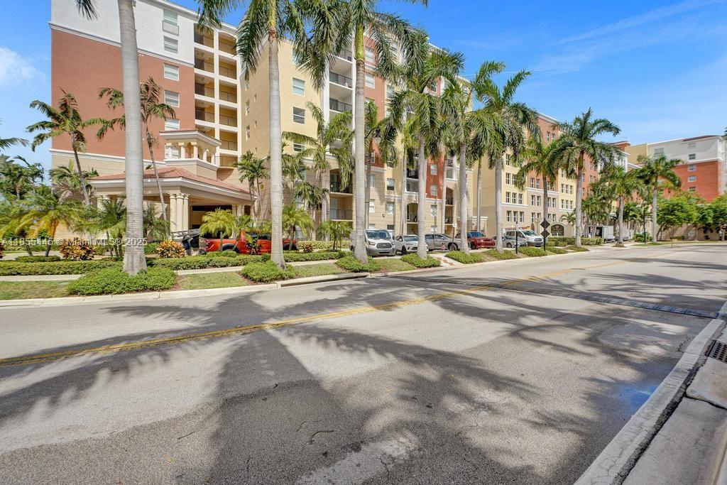 PORTO BELLAGIO CONDO - Residential