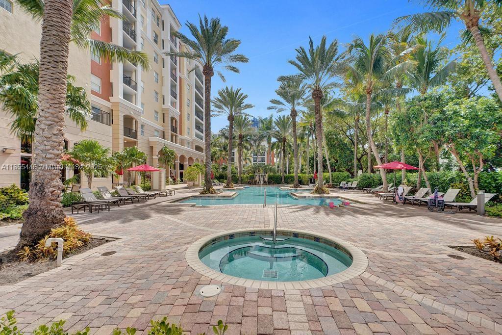 PORTO BELLAGIO CONDO - Residential