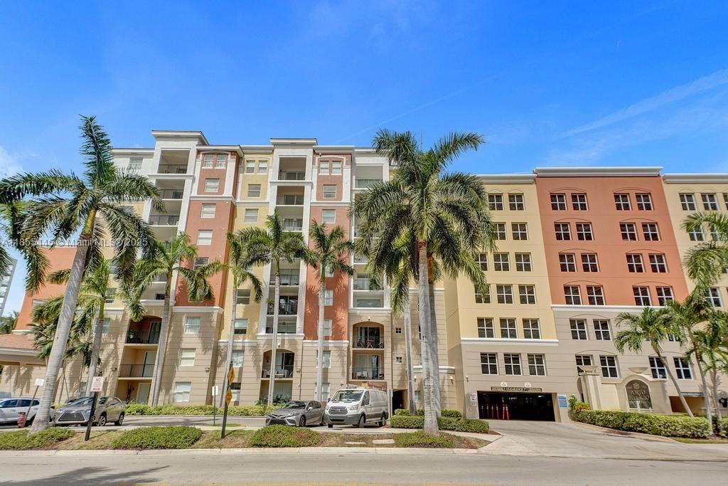 PORTO BELLAGIO CONDO - Residential