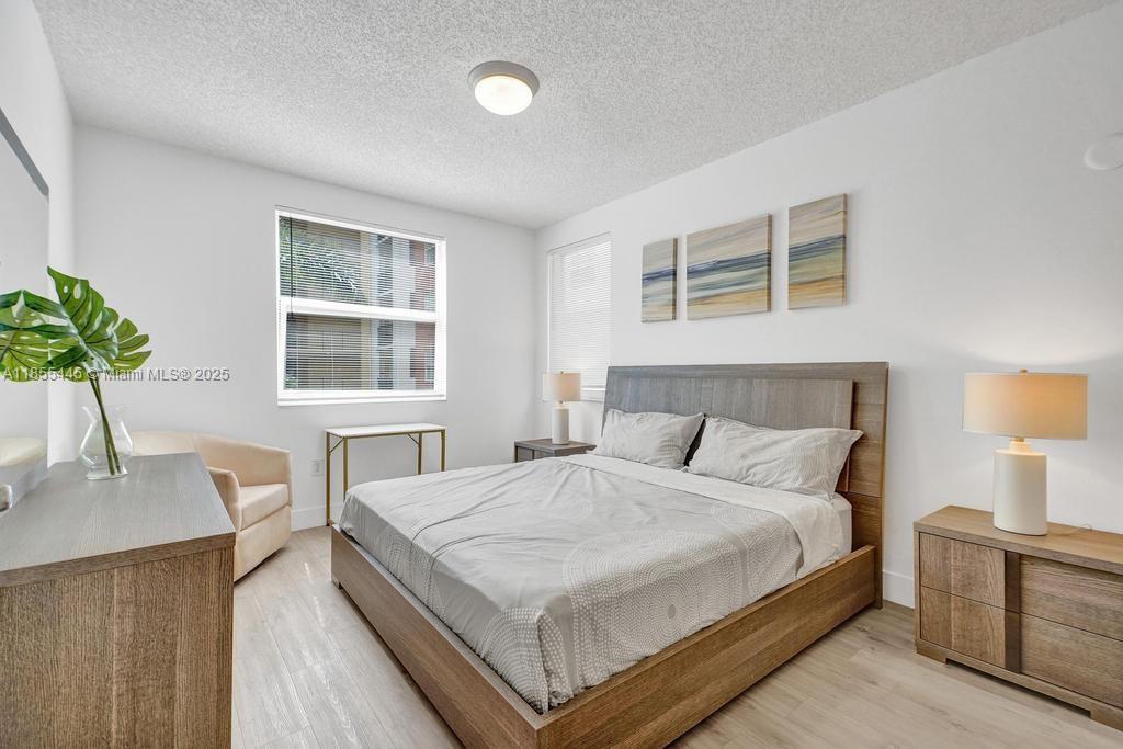 PORTO BELLAGIO CONDO - Residential