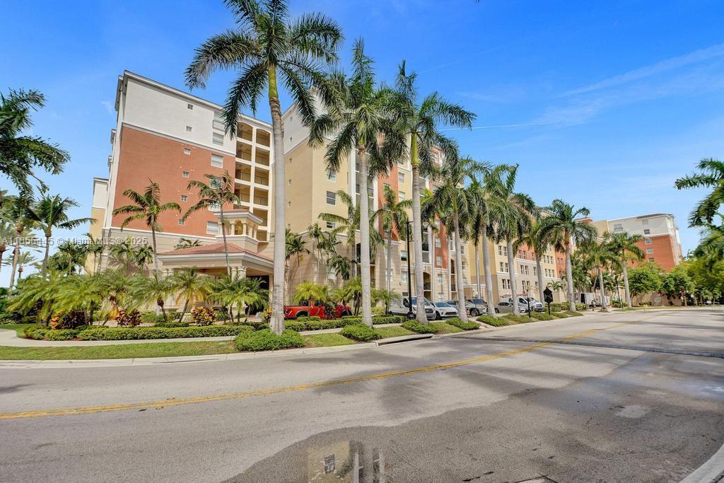 PORTO BELLAGIO CONDO - Residential