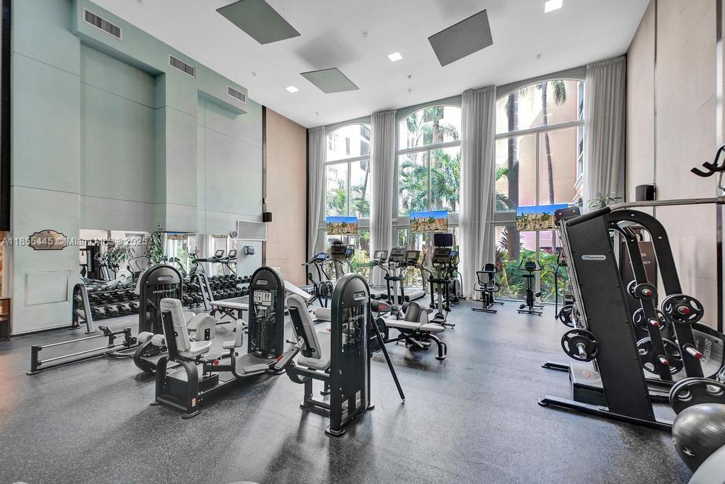 PORTO BELLAGIO CONDO - Residential