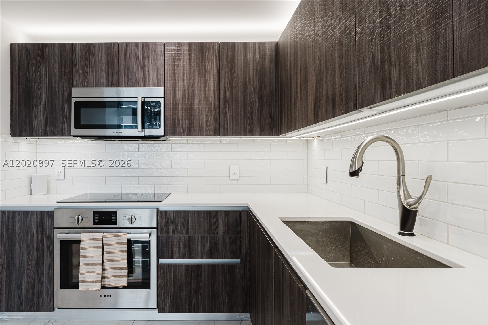 ARIA ON THE BAY CONDO - Residential