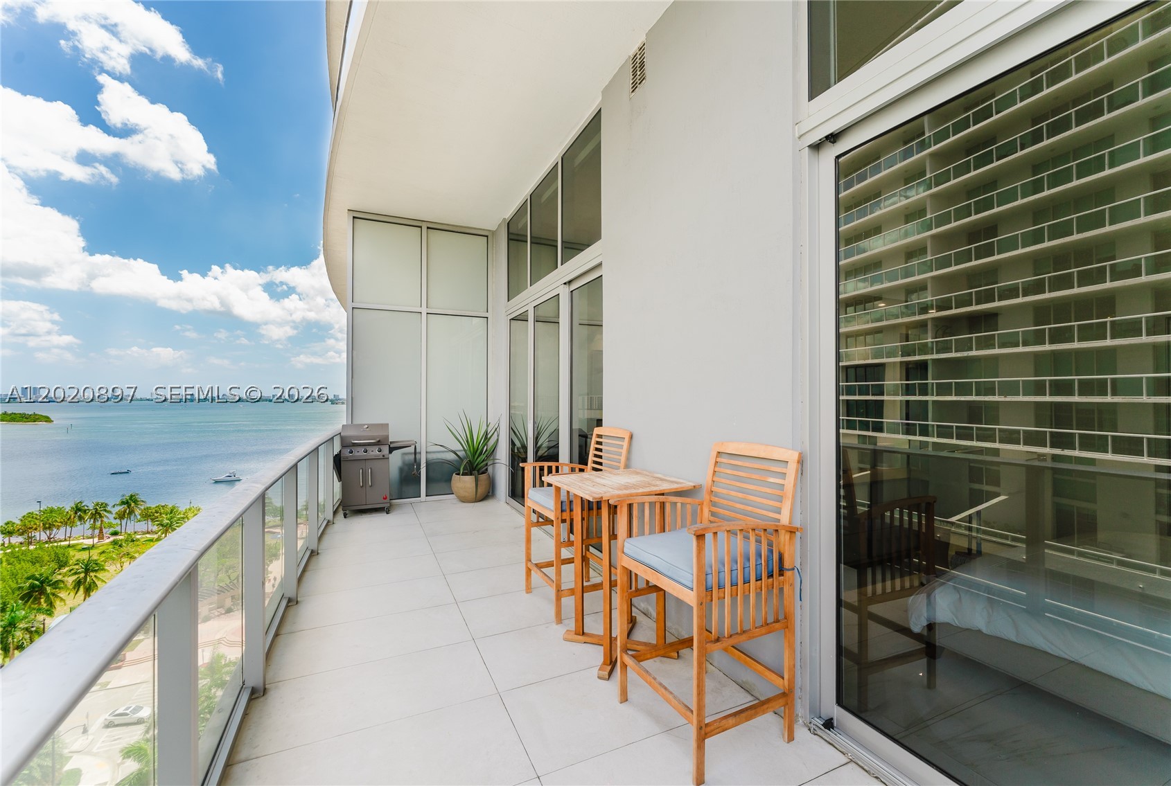 ARIA ON THE BAY CONDO - Residential