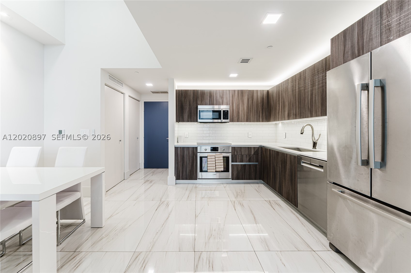 ARIA ON THE BAY CONDO - Residential