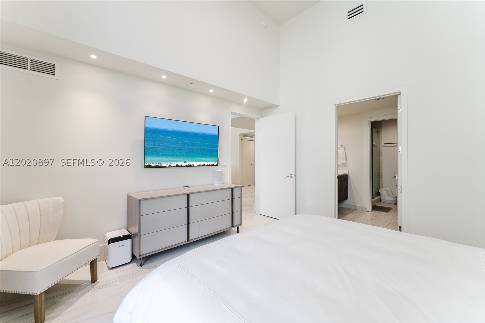 ARIA ON THE BAY CONDO - Residential