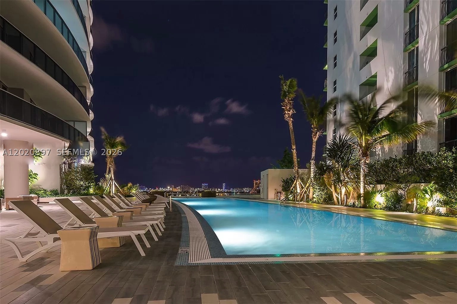 ARIA ON THE BAY CONDO - Residential