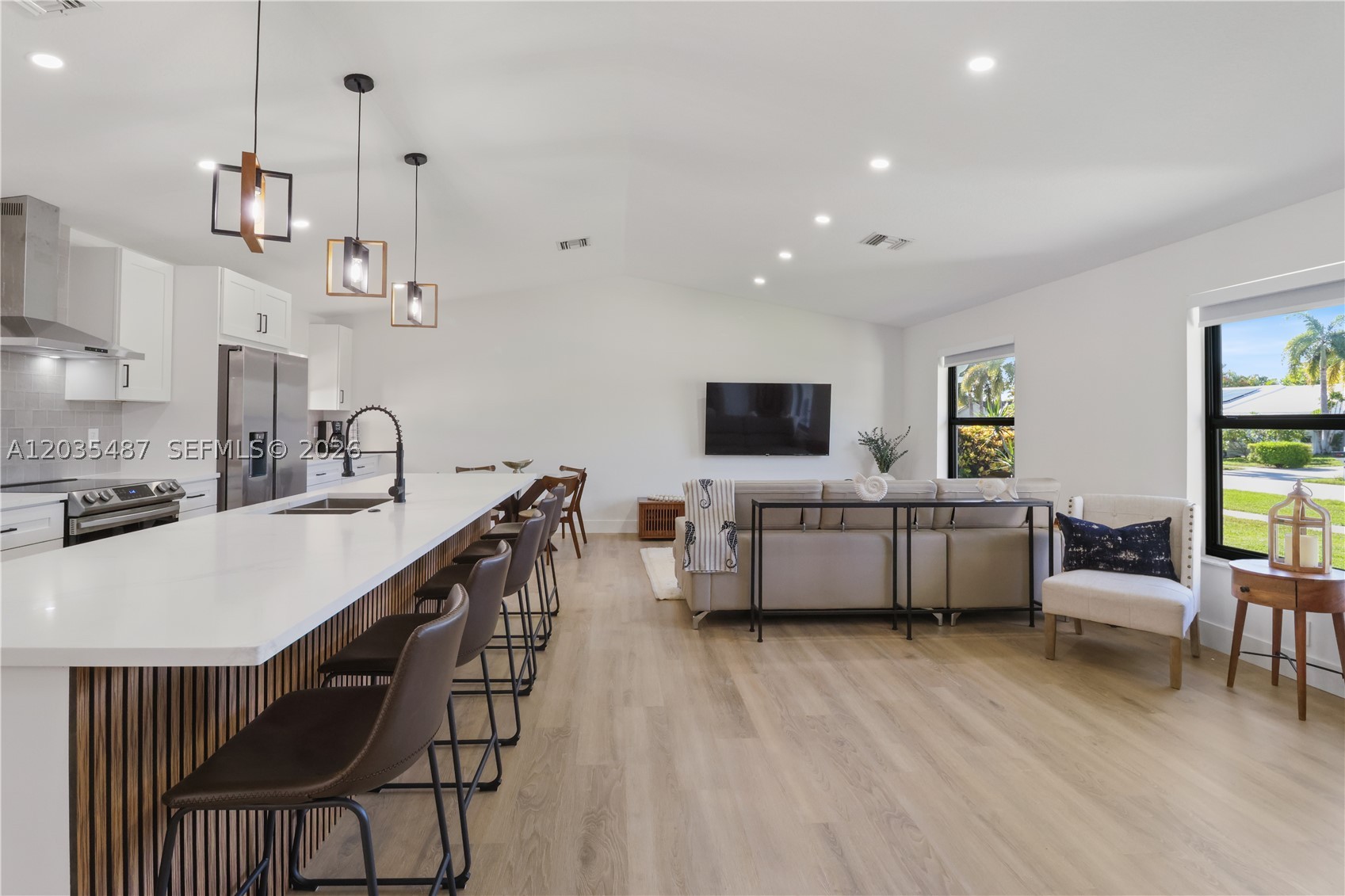 CRYSTAL HEIGHTS - Residential