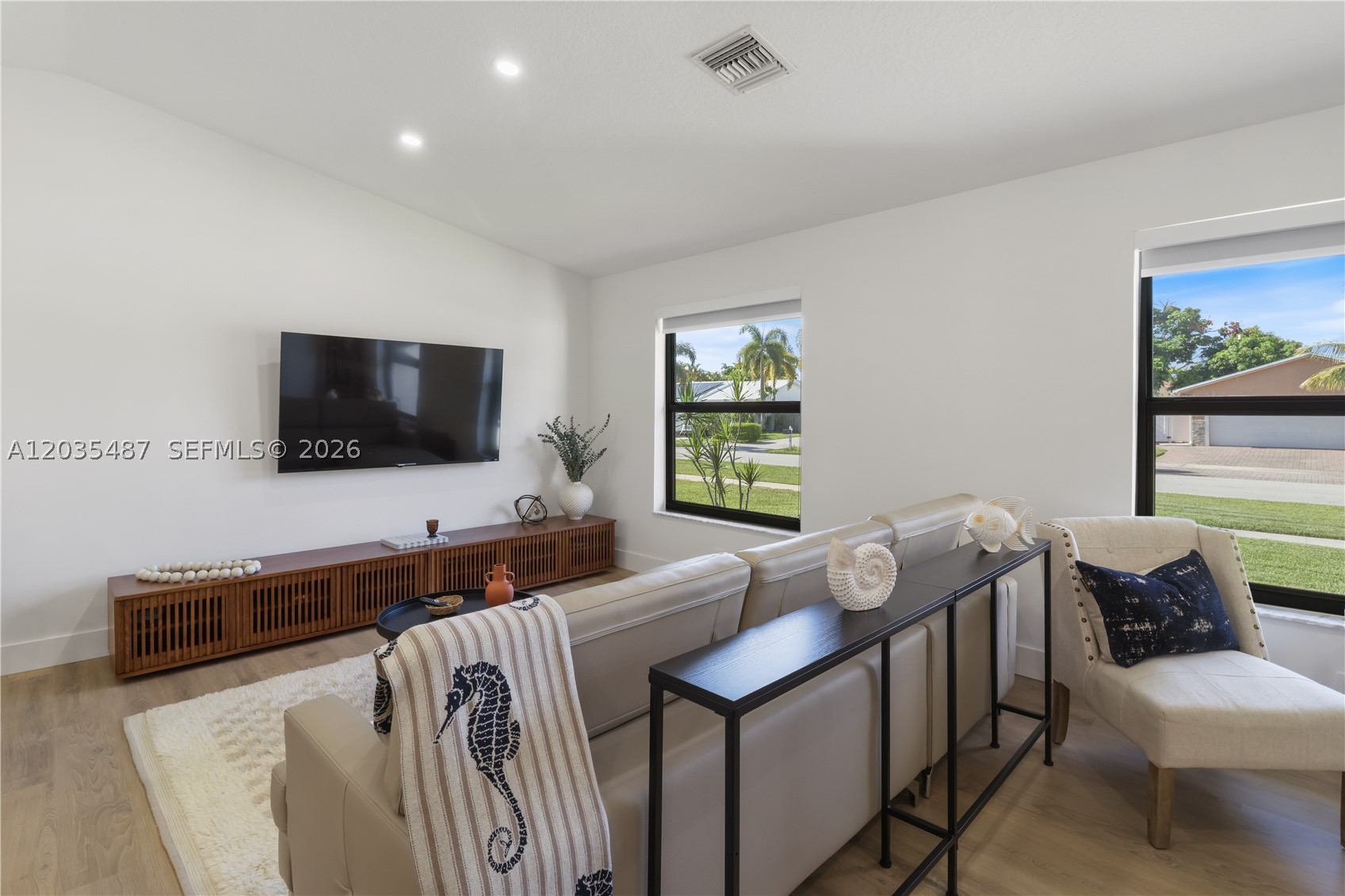 CRYSTAL HEIGHTS - Residential