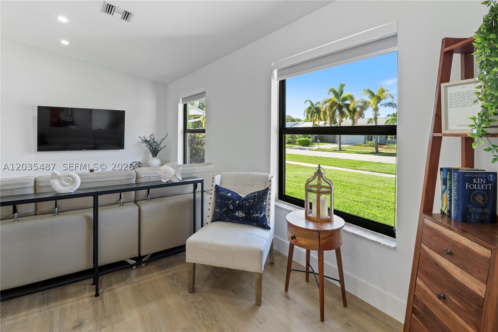 CRYSTAL HEIGHTS - Residential