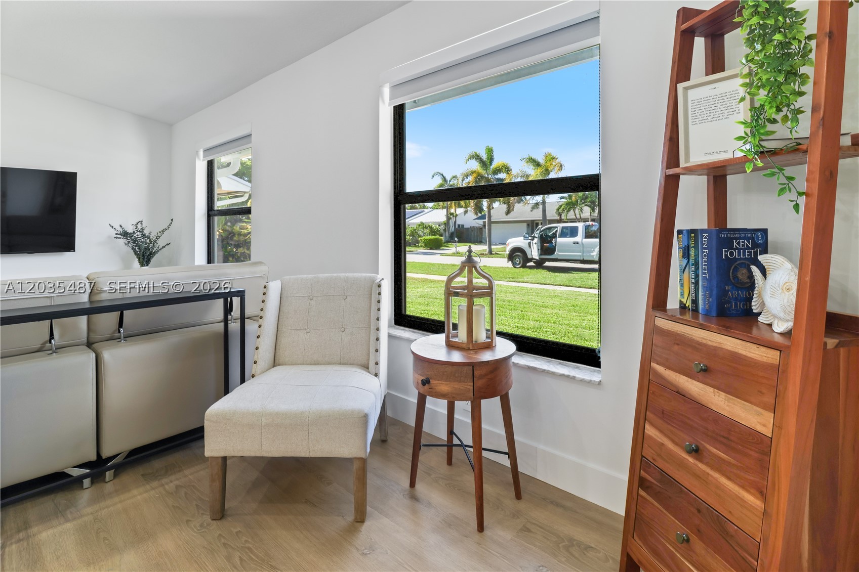 CRYSTAL HEIGHTS - Residential