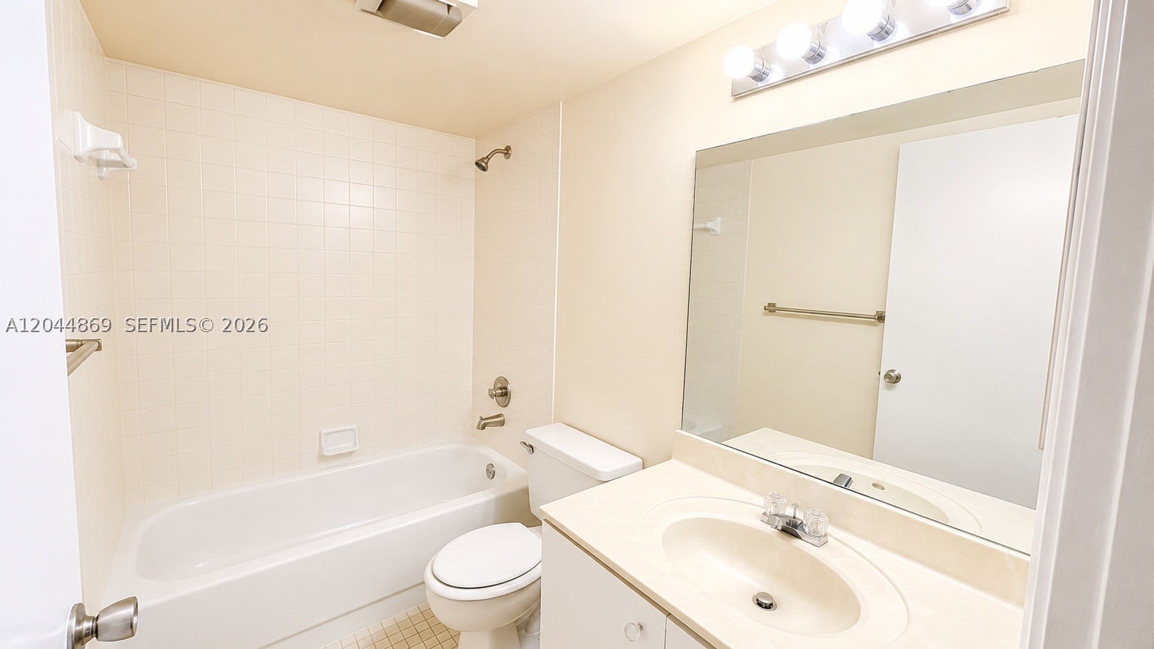 HAWTHORNE AT CENTURY VILL - Residential