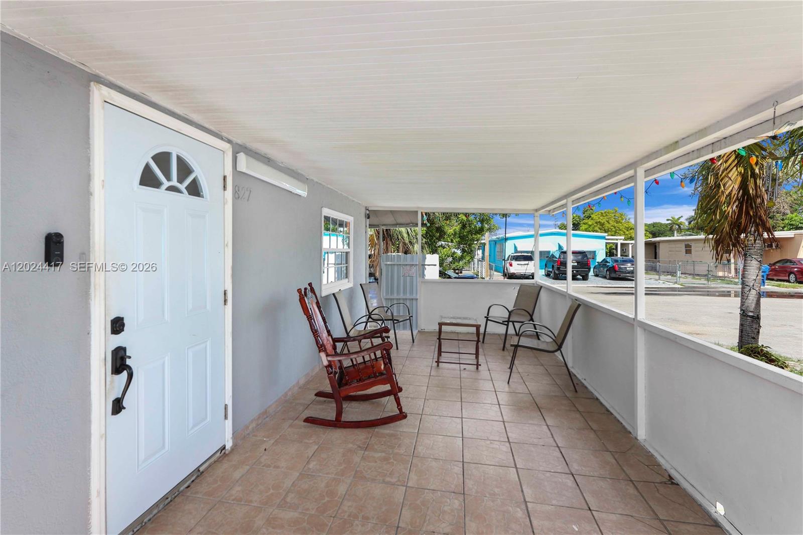 Mobile home for sale in University lakes, 5 bedrooms and 4 bathrooms, perfect for investors, it can be rented out as four separate units with independent entrances, has wall spilt units for each unit, Great area and location, near to major highways and shopping centers, near to International and Dolphin Mall, near to 8 St and Miccosukee Casino & Resort.
All showings must be by appointment, contact L/A today!
** Do not miss it **