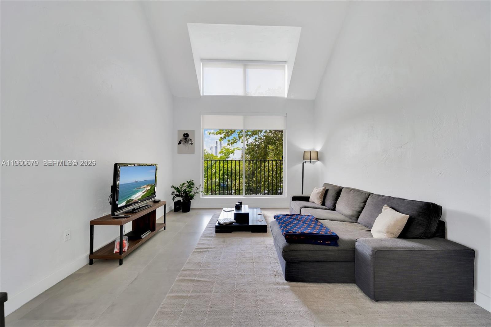 DADELAND GROVE CONDO - Residential