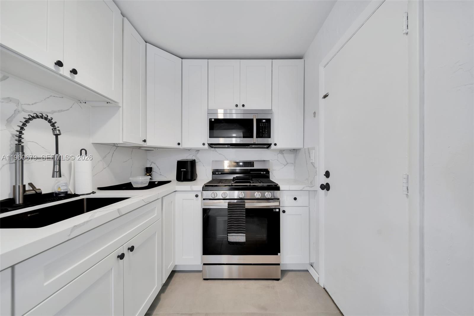DADELAND GROVE CONDO - Residential