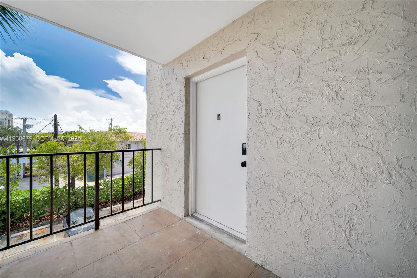 DADELAND GROVE CONDO - Residential