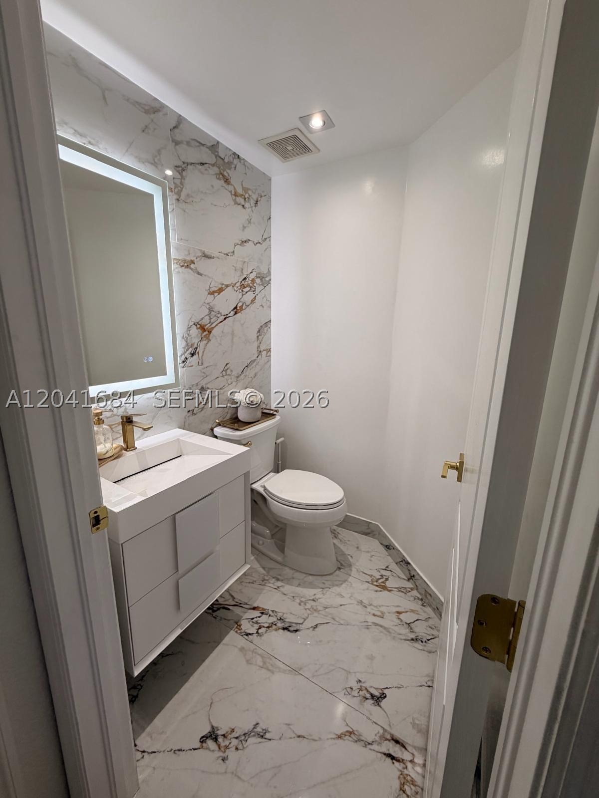 ISLANDS AT DORAL TOWNHOME - Residential Lease