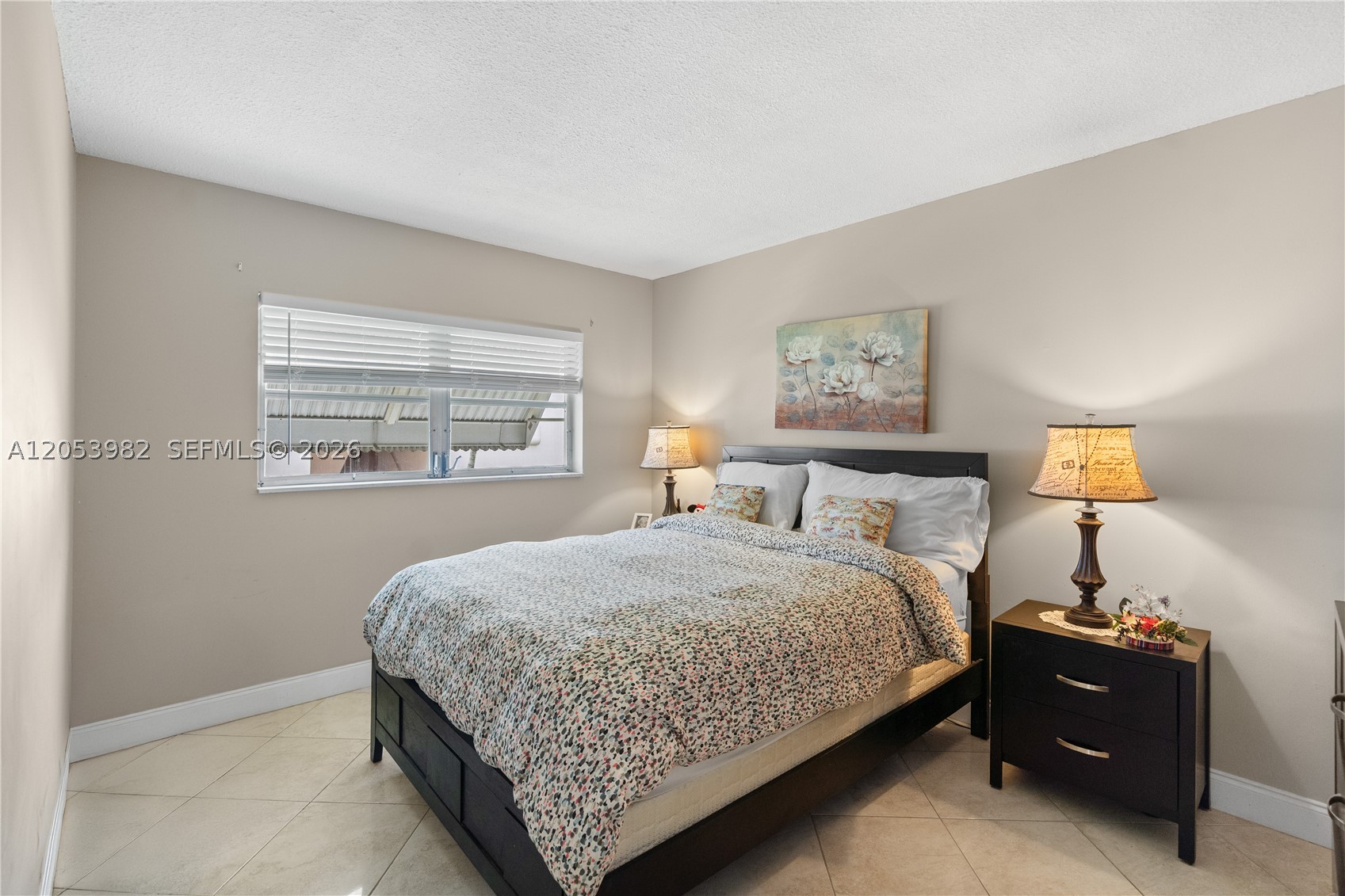 HILLCREST NO 4 CONDO - Residential