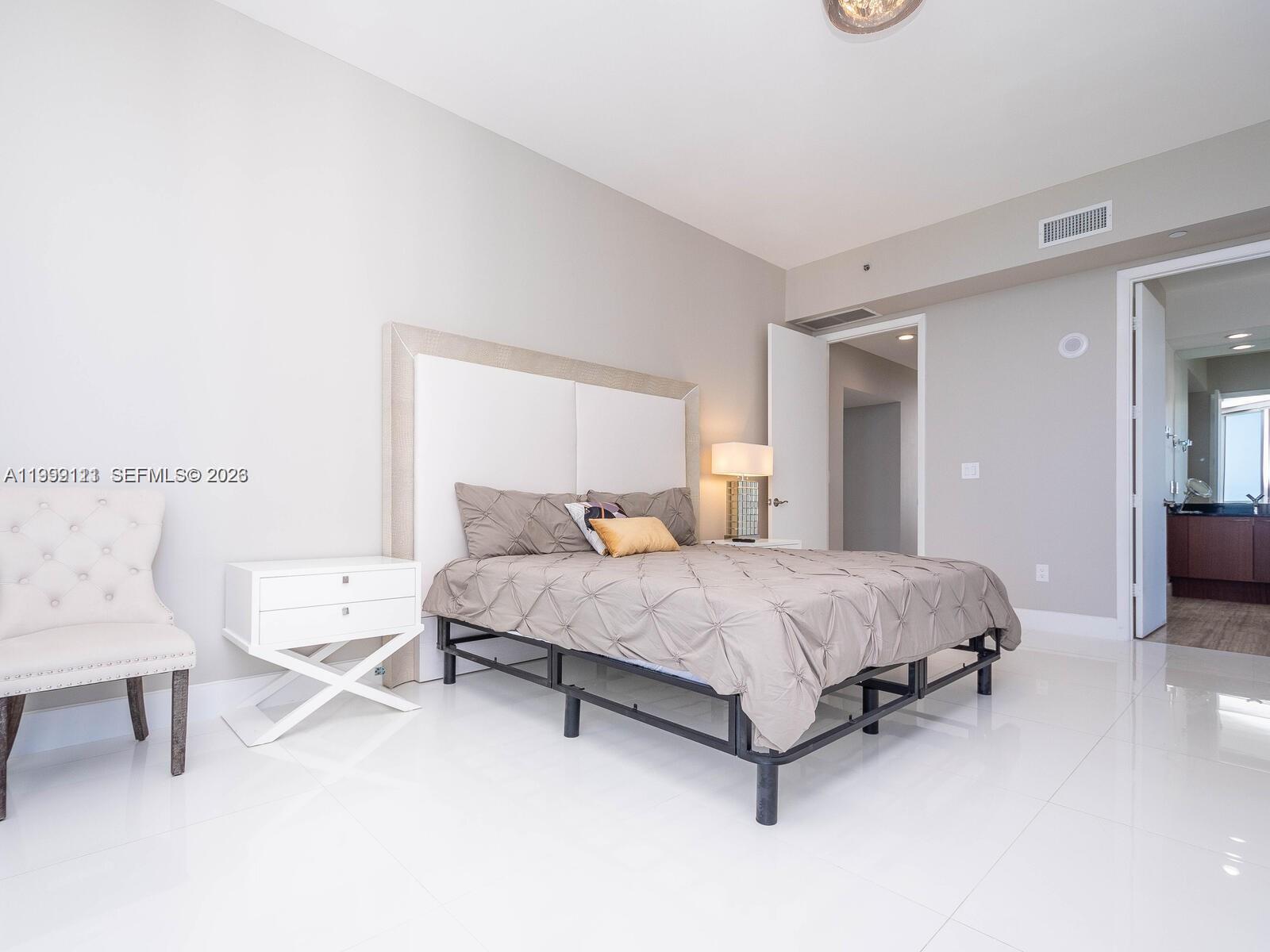 TDR TOWER II CONDO - Residential