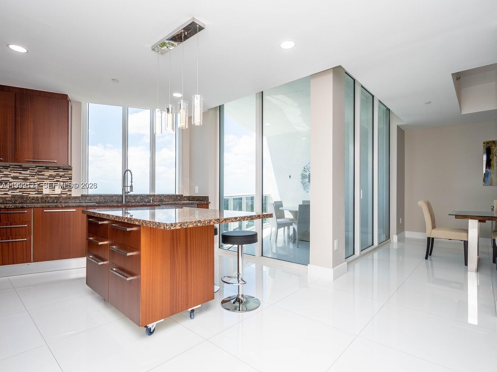 TDR TOWER II CONDO - Residential